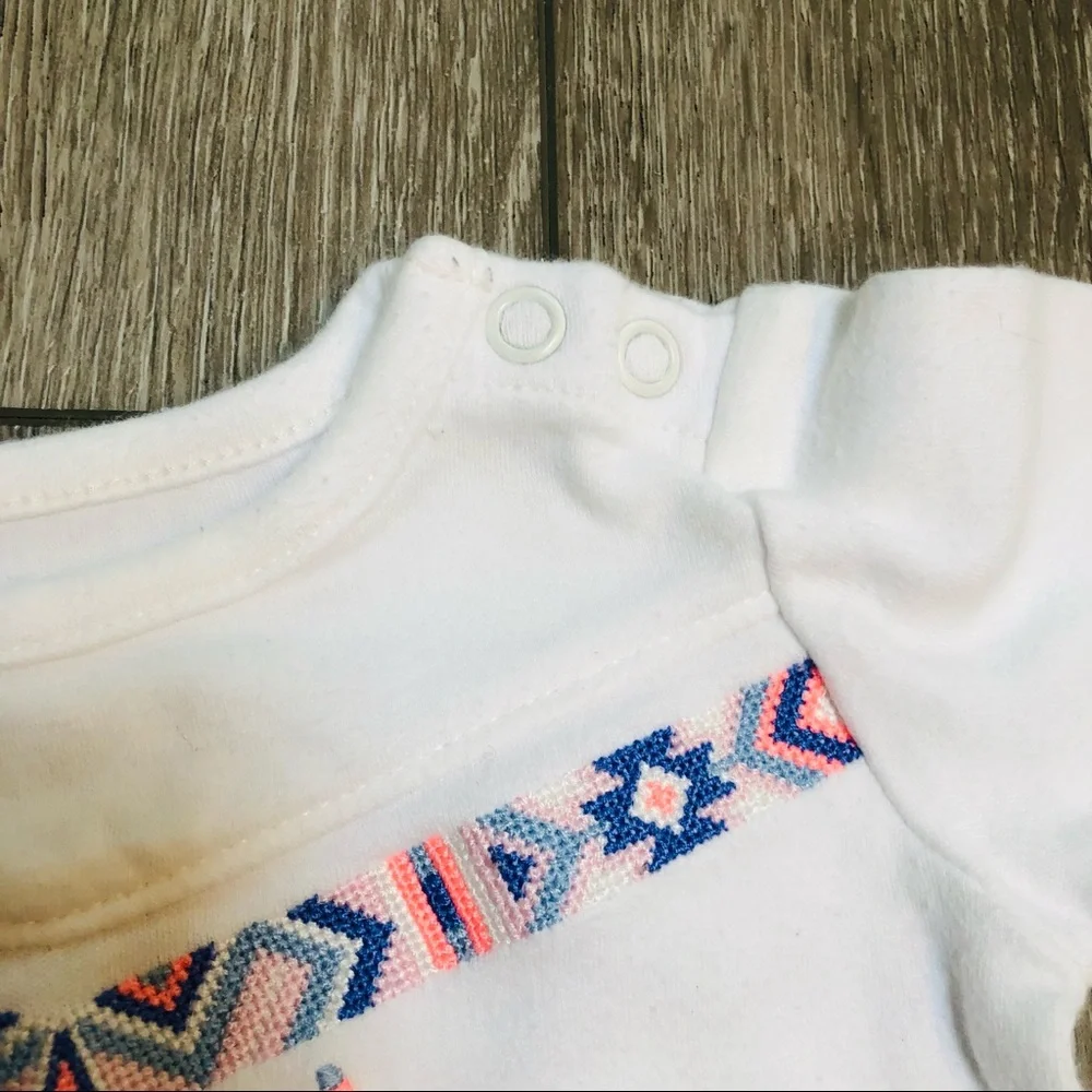 CARTERS SOUTHWESTERN PRINT OUTFIT PURPLE WHITE 6MO